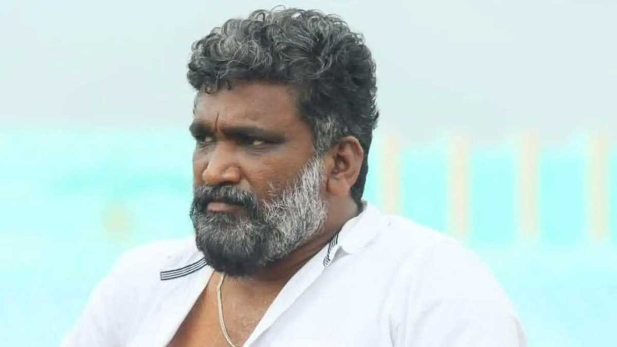 फिल्म निर्माता विक्रम सुगुमारन का निधन, 47 वर्ष की आयु में दुनिया को कहा अलविदा फिल्म निर्माता विक्रम सुगुमारन का निधन, 47 वर्ष की आयु में दुनिया को कहा अलविदा